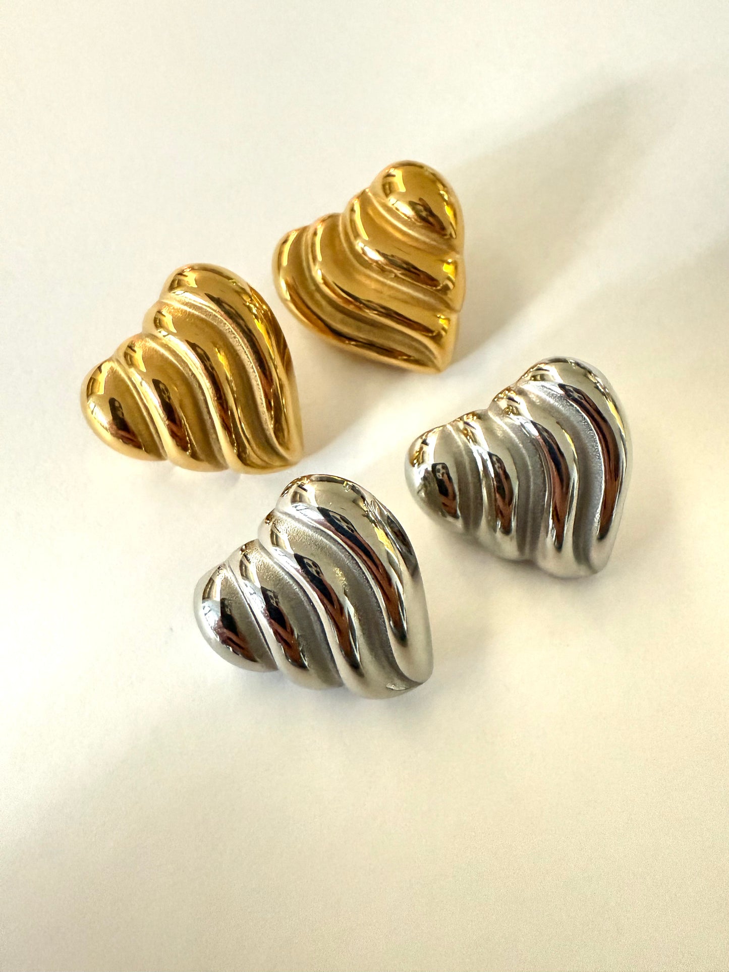 1975 Collection Ribbed Heart Earrings